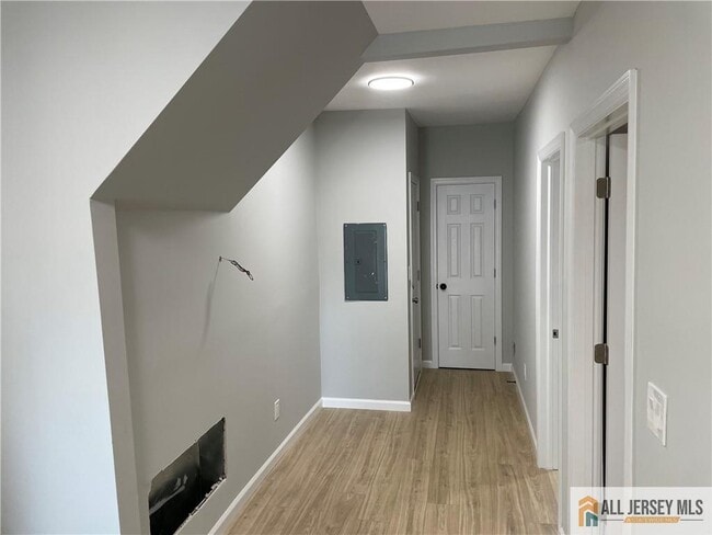 Building Photo - 175 1st St