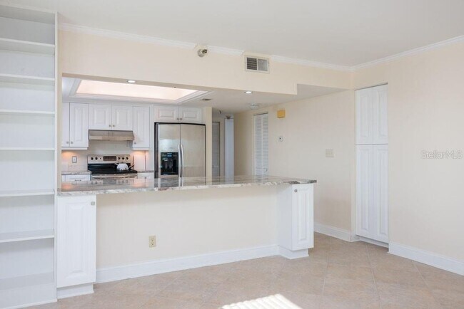 Building Photo - 160 Columbia Dr