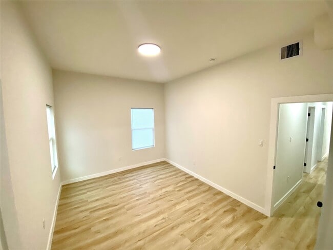 Building Photo - 9705 Garcroft St