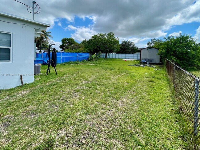 Building Photo - 26741 SW 139th Ave