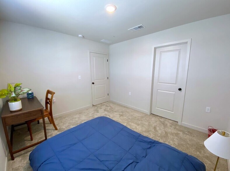 Building Photo - 4188 Adobe Ct