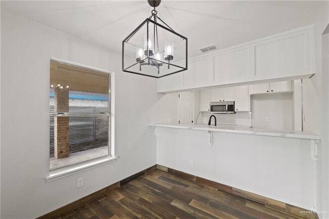Building Photo - 1815 W Adelita St