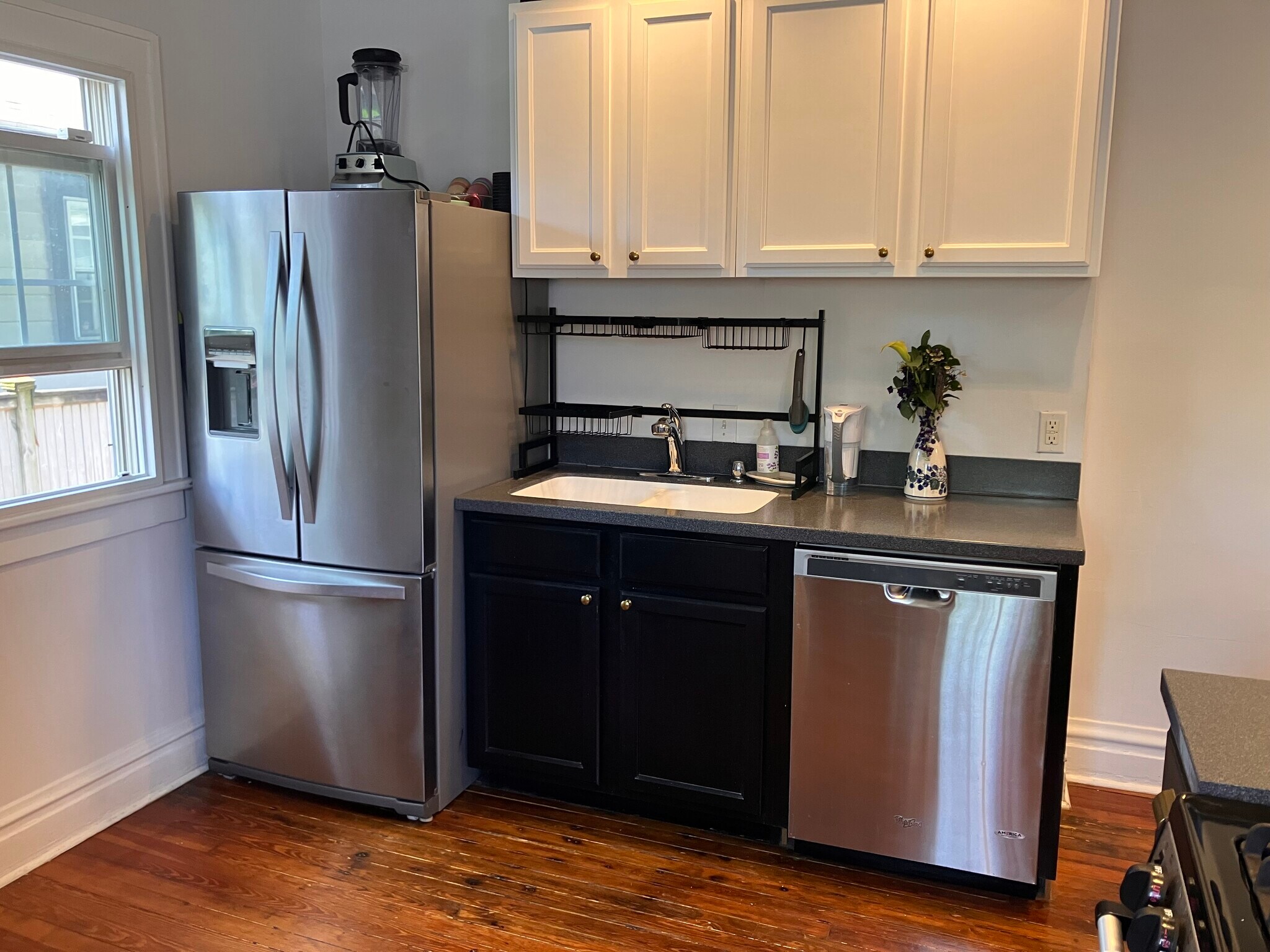 Kitchen - 1241 Bruck St