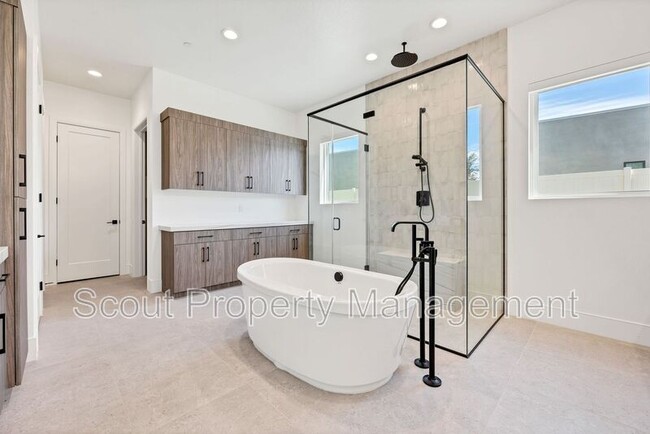 Building Photo - 32195 Daybrook Ter