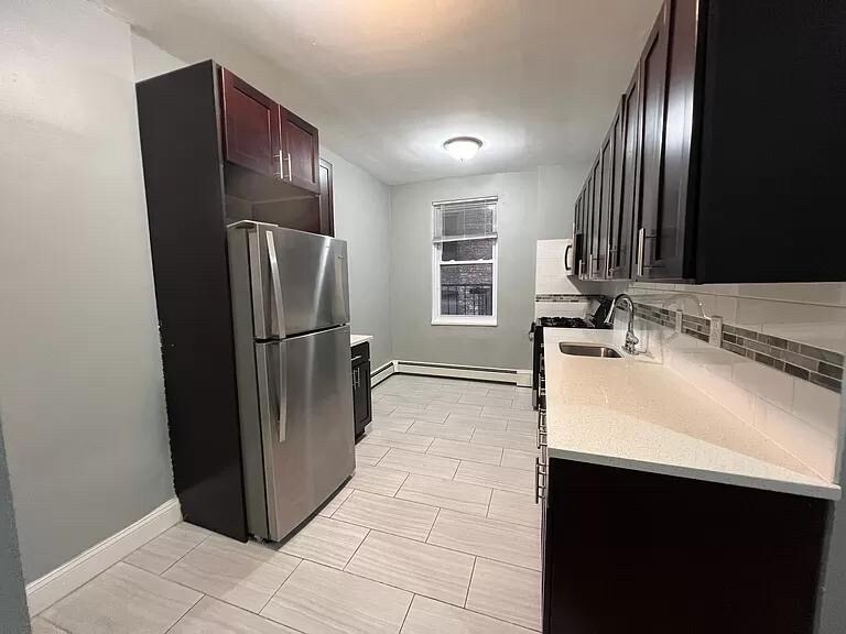 Building Photo - 22 Redwood Ave