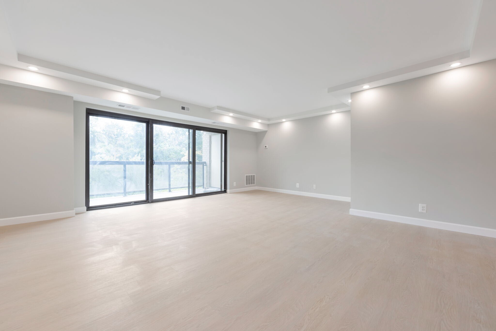 Building Photo - 205 Yoakum Pky