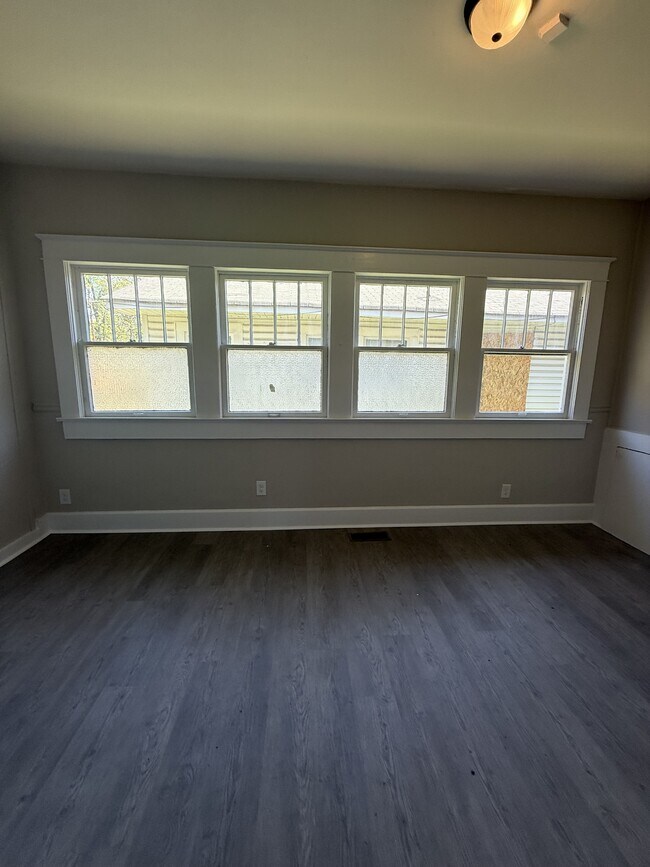 Building Photo - 1698 Dennison Ave SW