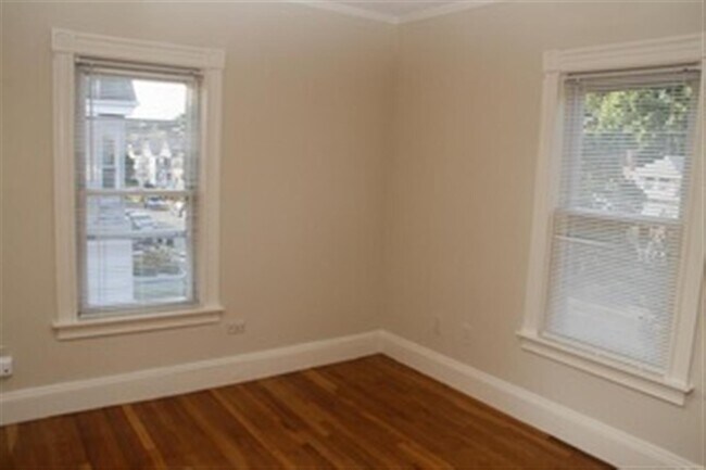 Building Photo - 109 Magoun Ave