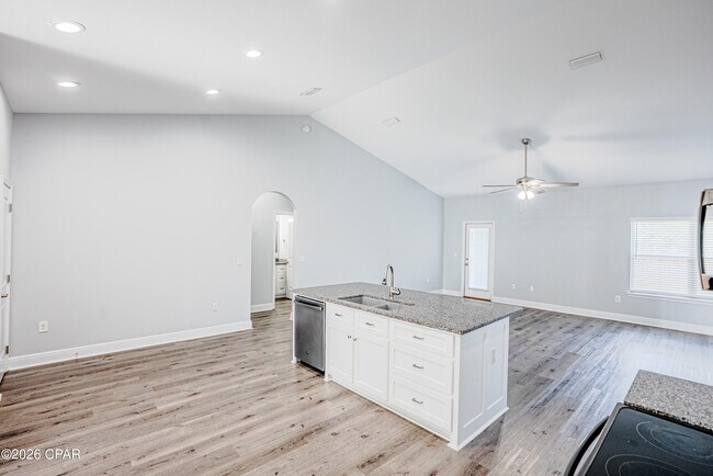 Building Photo - 3203 Colter St