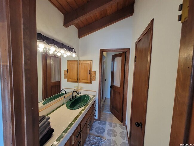 Building Photo - 2059 Glenn Dr