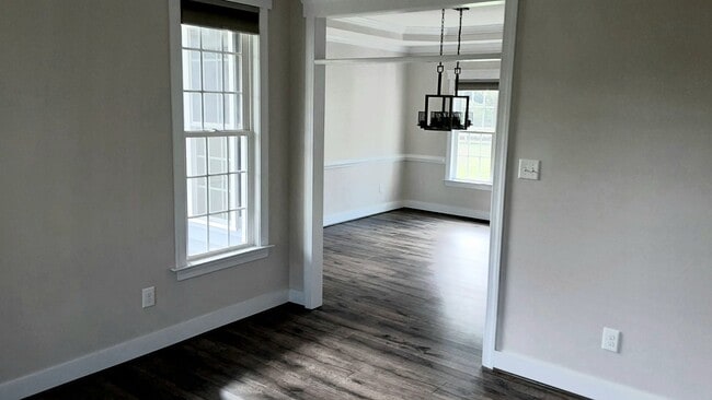 Building Photo - Country Estate Home in Ashland Area