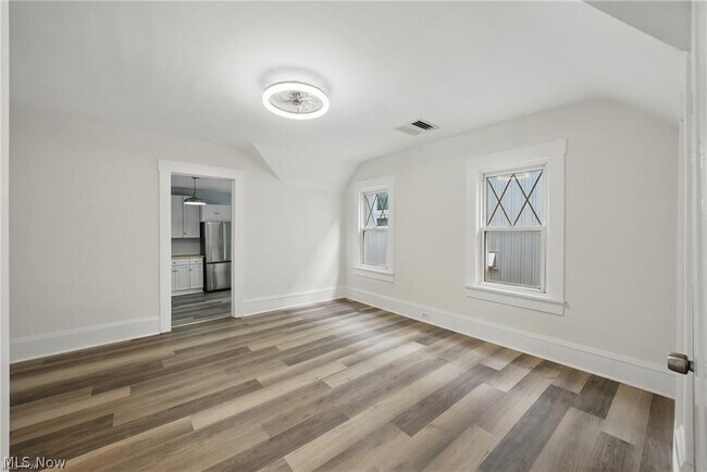 Building Photo - 2471 Tremont Ave