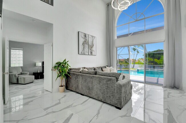 Building Photo - 10872 Tamoron Ln