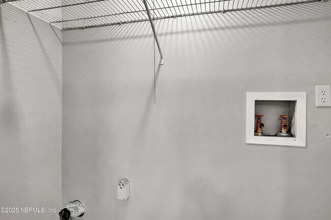 Building Photo - 473 Bentwood Ln