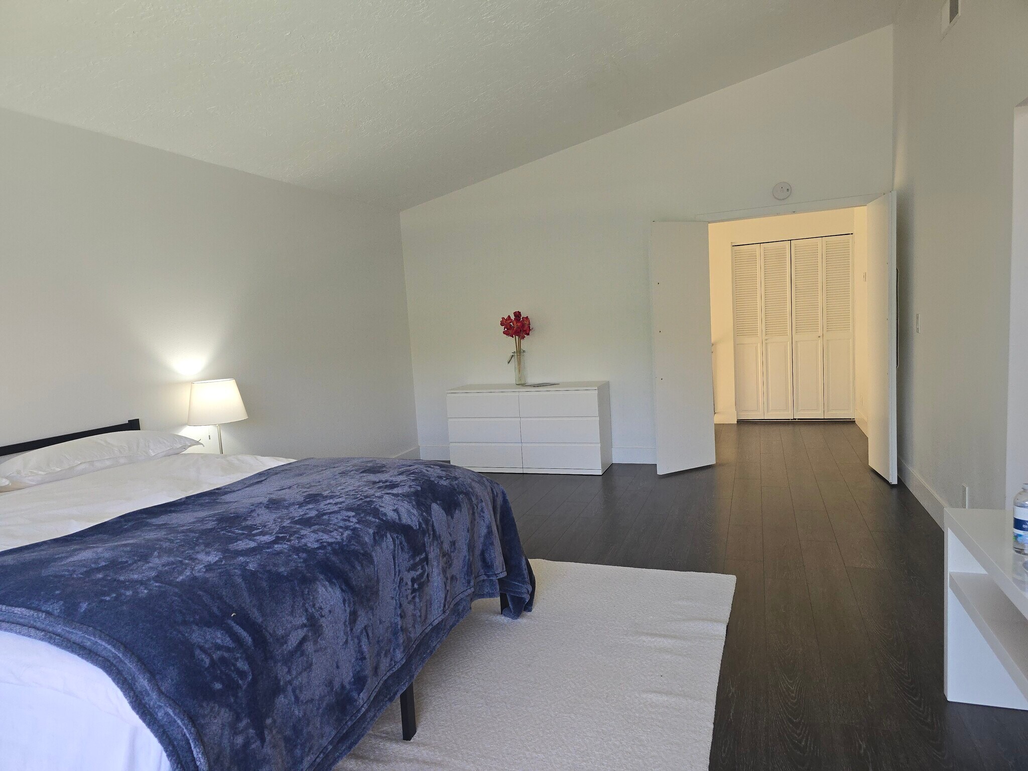 Building Photo - 945 Vegas Valley Dr