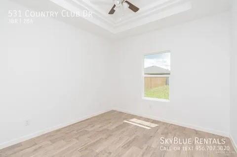 Building Photo - 531 Country Club Dr