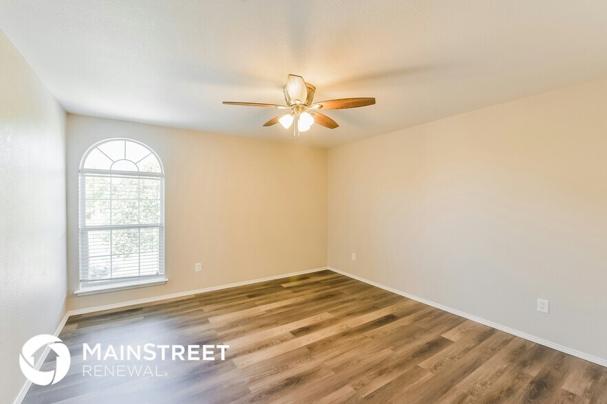 Building Photo - 3812 Periwinkle Dr