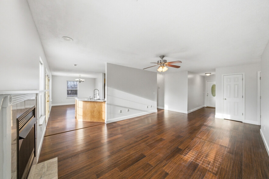 living room toward dining room - 1453 Chessingham Dr