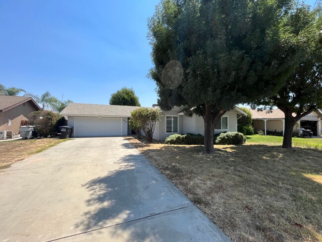 Primary Photo - Great Home in North Visalia Available Now!