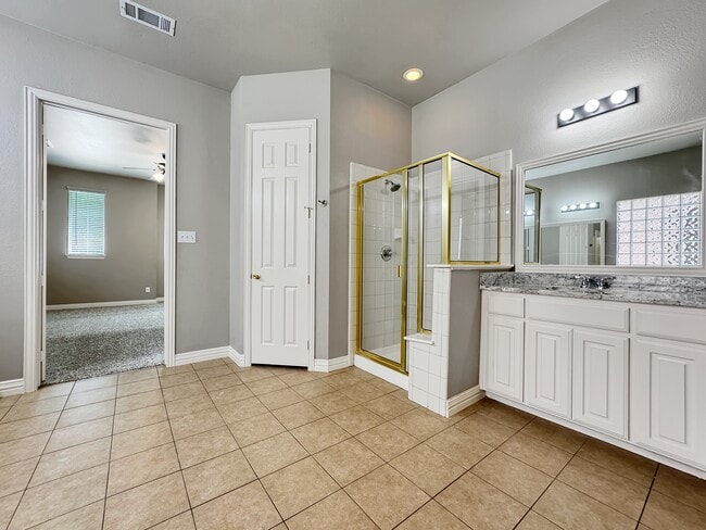 Building Photo - 5973 Country View Ln