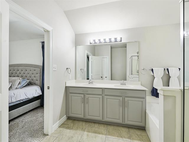 Building Photo - 2100 Del Mar Ct