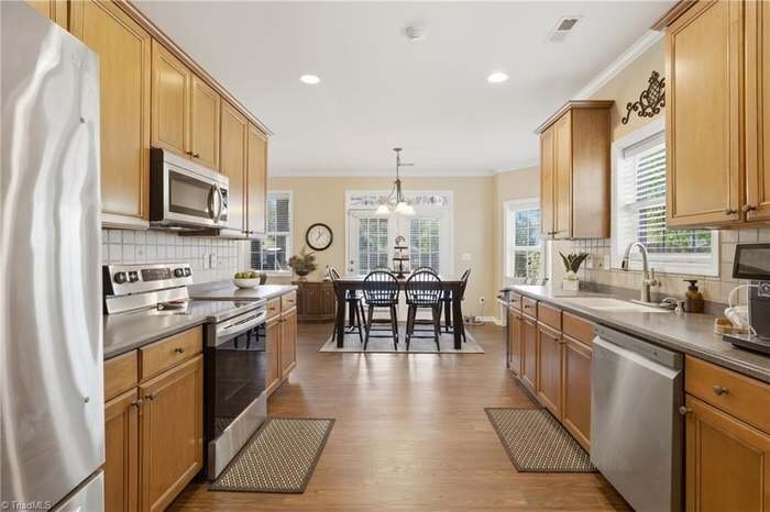 Building Photo - 2460 Alderbrook Dr