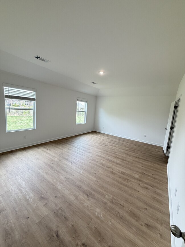 Building Photo - 376 Texas Ave