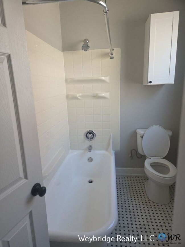 Building Photo - 2218 Drex Ave