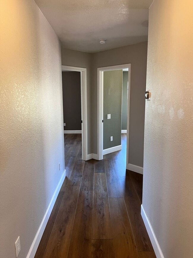 Building Photo - North East- 5 bedroom/ 2.5 bathroom single family home