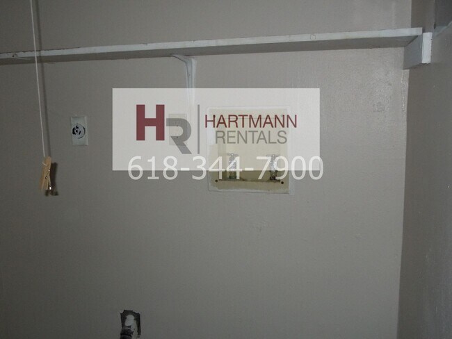 Building Photo - 803 N Morrison Ave