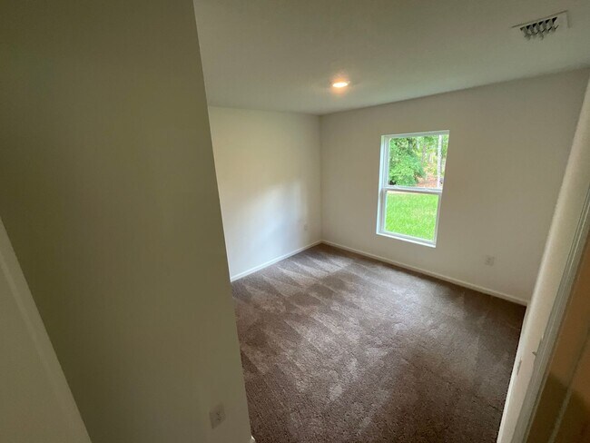 Building Photo - Citrus Springs - Welcome Home
