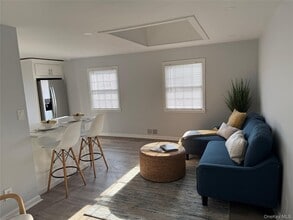 Building Photo - 1 E Main St