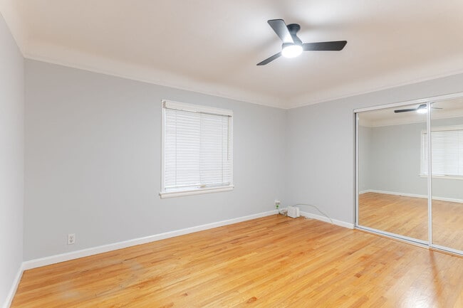 Building Photo - 640 E Valencia Ave