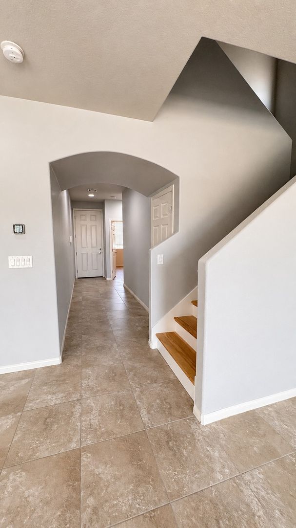 Building Photo - NO HOA | 2 Story New Paint | New Appliances | Bedroom & Full Bath Downstairs