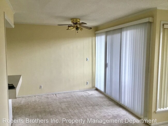 Building Photo - 1 br, 1 bath House - 1088 Sea Cliff Dr N