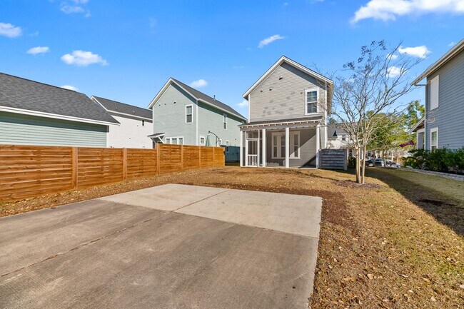 Building Photo - 313 Oak Bend St
