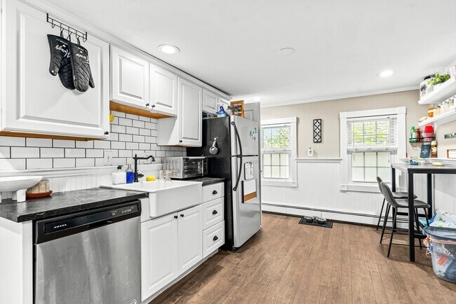 Primary Photo - 121 Franklin St