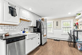 Building Photo - 121 Franklin St