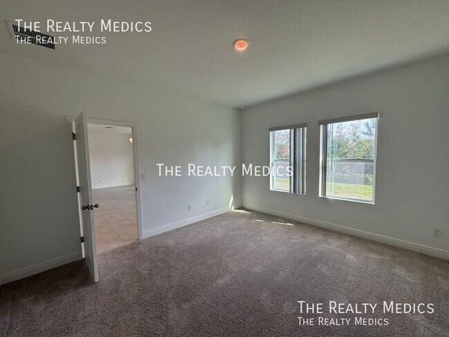 Building Photo - 1537 Meadowlark Dr