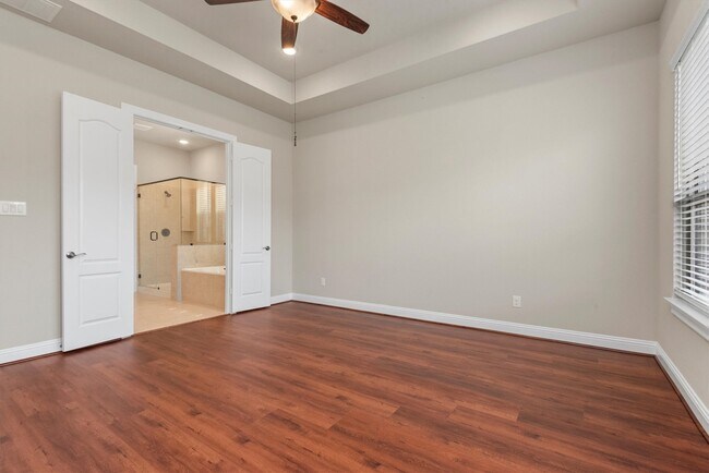 Building Photo - 4218 Davis Oak Dr