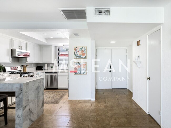 Building Photo - Two Bedroom - Rancho Mirage Private Home