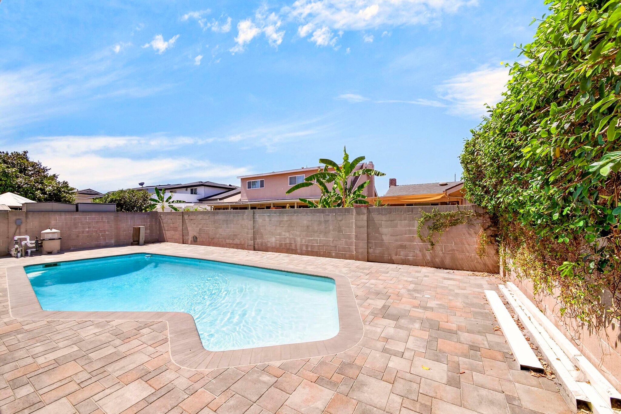 Building Photo - 8321 Santa Margarita Ln