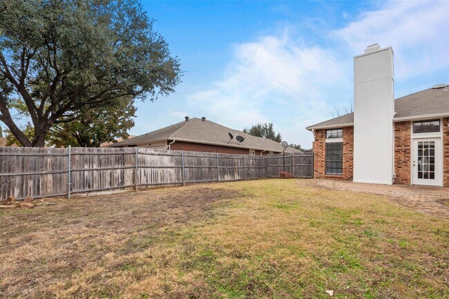 Building Photo - Welcome to this stunningly updated, three-bedroom, two-bath home located in the desirable Valley ...