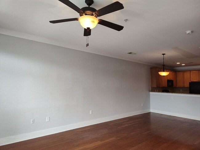 Building Photo - Modern Condo located  in South Main Square! 50% discount on first full months rent for qualified ...