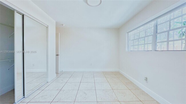 Building Photo - 286 NW 39th St