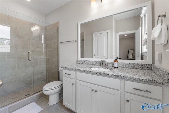 Building Photo - 38 Pine St