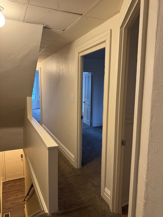 Building Photo - 1559 W King St