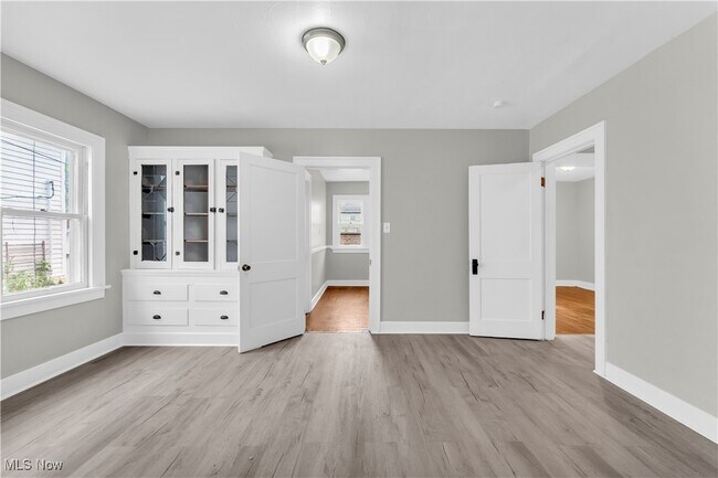 Building Photo - 4455 W 48th St