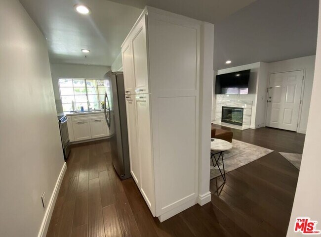 Building Photo - 5805 Oak Bend Ln
