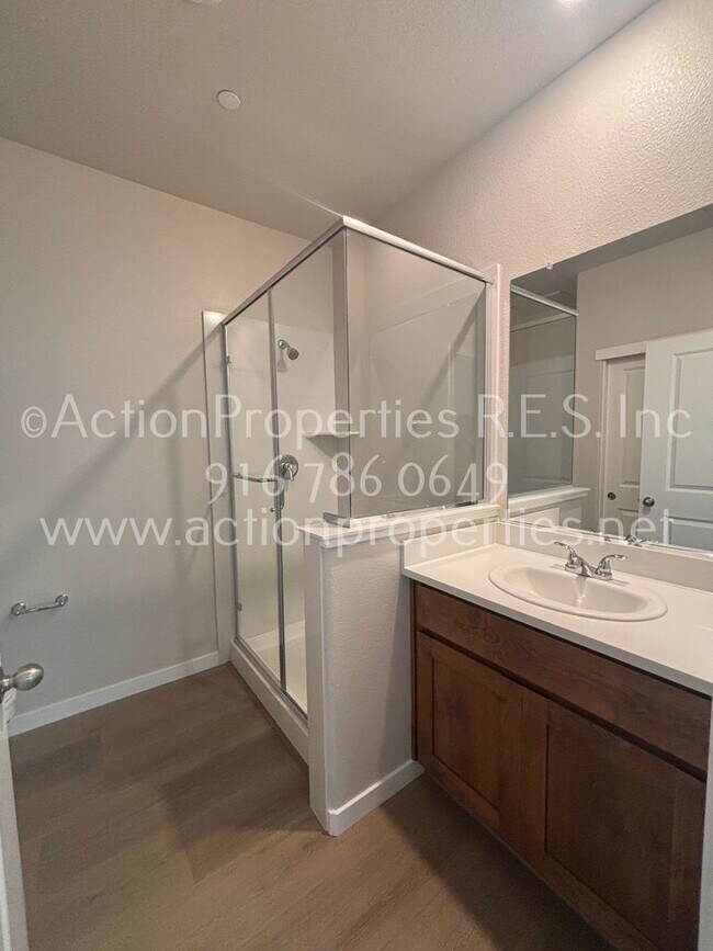 Building Photo - Action Properties Offering Roseville Solar: Inspiration Village Community Gated: 3 Bedroom 3 Bath...